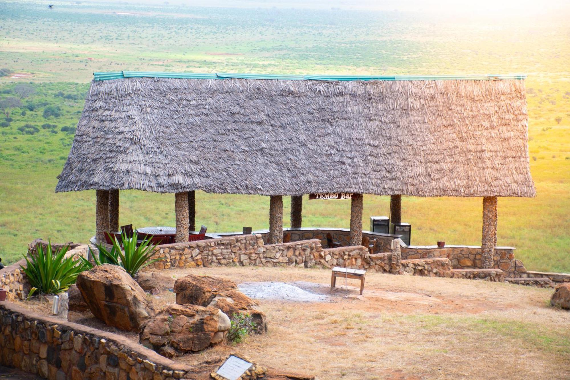 Voi Safari Lodge Ngoại thất bức ảnh