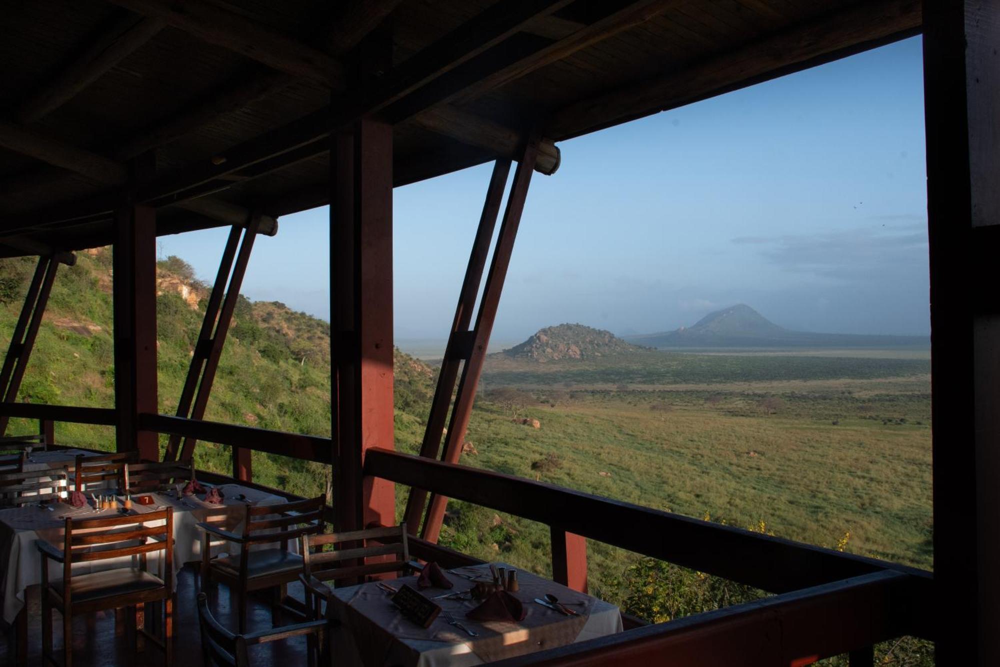 Voi Safari Lodge Ngoại thất bức ảnh