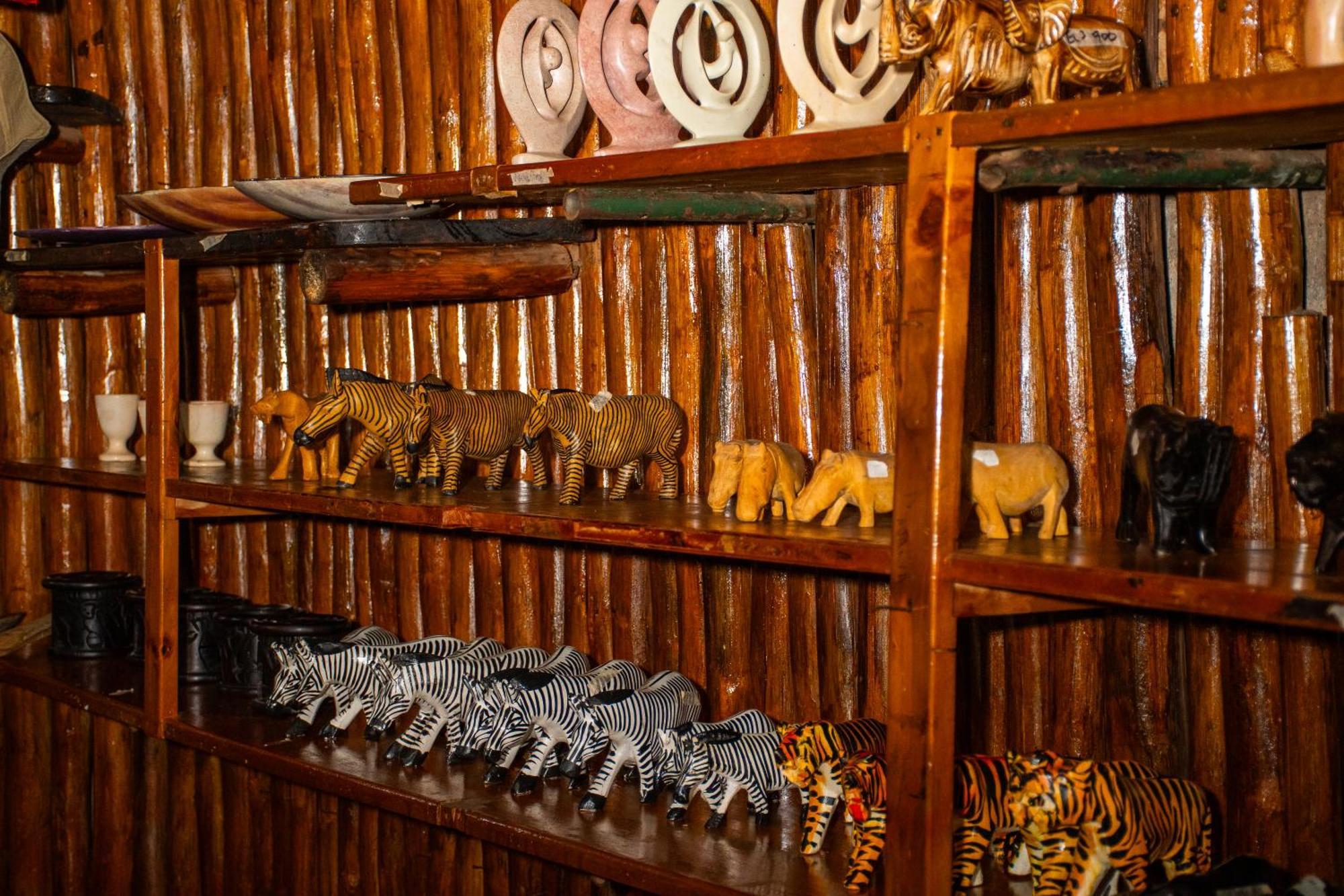 Voi Safari Lodge Ngoại thất bức ảnh