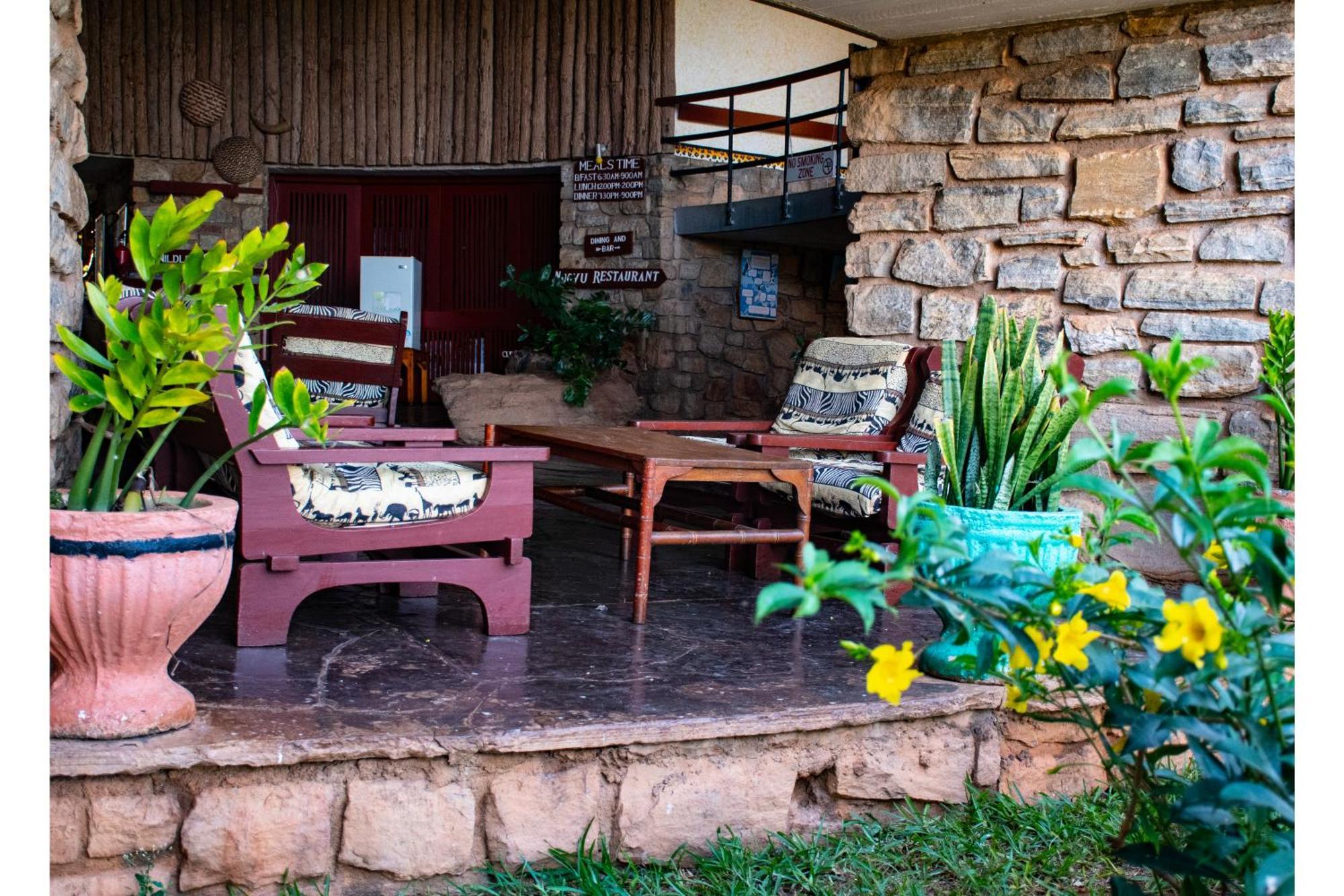 Voi Safari Lodge Ngoại thất bức ảnh