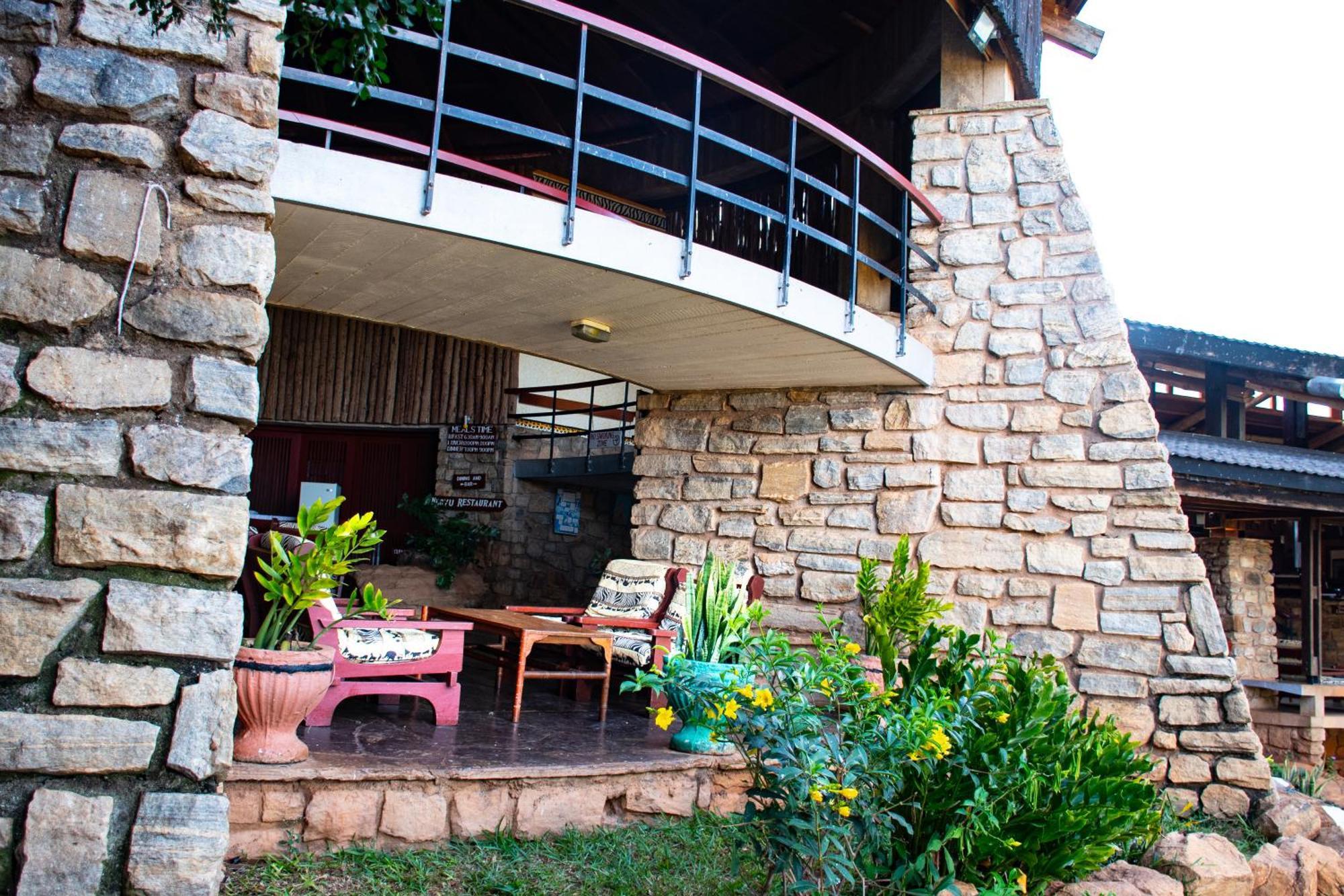 Voi Safari Lodge Ngoại thất bức ảnh