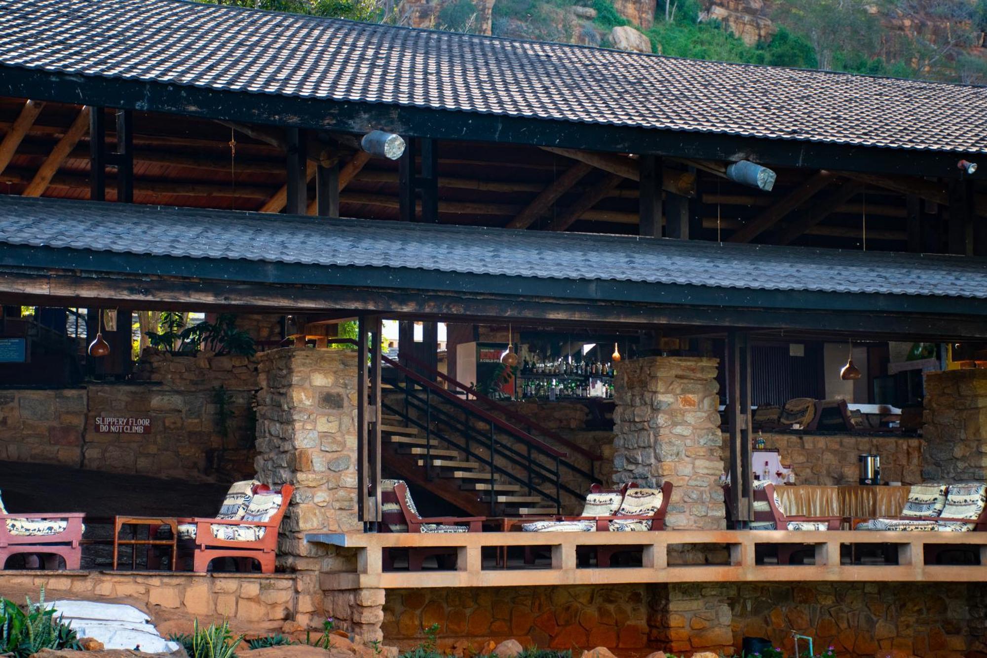 Voi Safari Lodge Ngoại thất bức ảnh